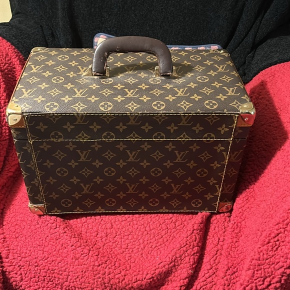 Vintage Louis Vuitton beauty case with mirror - Picture 2 of 7